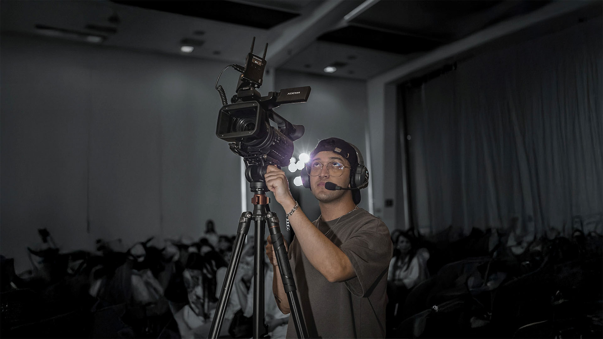 Kaervi - Professional Filmmaker and Motion Designer specialized in audiovisual production and video editing